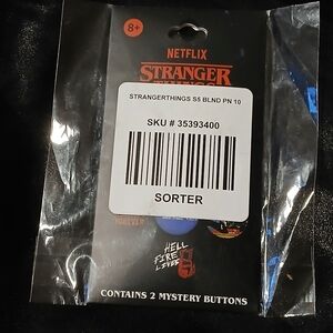 STRANGER THINGS S5 Blind Pin